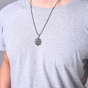 Vintage-Sonnenblumen-Anhänger aus Edelstahl an einer Silberkette für Damen und Herren