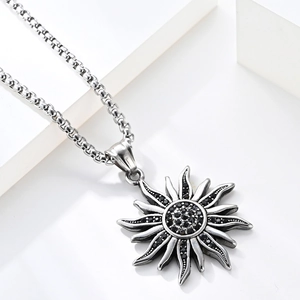 Vintage-Halskette aus Edelstahl mit Sonnenanhänger, schwarzen Zirkonia und Box-Kette