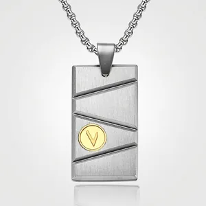 Collier Pendentif Dog Tag Rectangulaire en Acier Inoxydable Hip Hop Homme Collier Géométrique en Métal Brossé avec Disque Lettre V