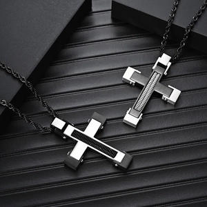 Collier croix pour homme en acier inoxydable avec insert en fil d'acier noir et argenté