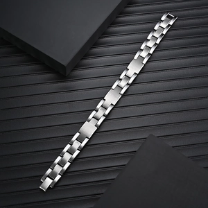 Bracciale da uomo in acciaio al tungsteno con bordi smussati e maglie lucide opache