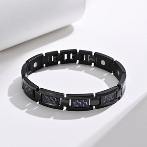 Men's titanium magnetic bracelet with blue carbon fiber inlay and link design