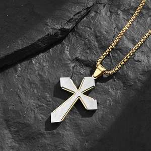 Collier croix double couche en acier inoxydable brossé argenté avec finition dorée