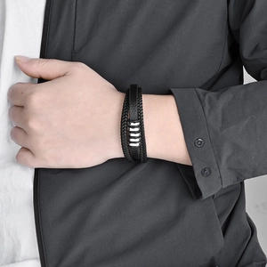 Bracelet multicouche en cuir noir pour homme avec anneaux en acier inoxydable