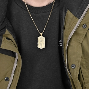 Herren-Halskette aus Titanstahl mit gold-silberner K-Buchstaben-Struktur