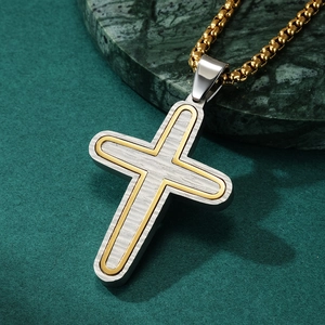 Pendentif croix vintage bicolore avec base texturée argentée et croix dorée pour homme