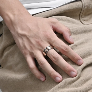 Men's tri-color rotatable ring with mesh texture in silver, rose gold and black finish