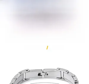 Détail du bracelet rigide pour hommes en acier inoxydable avec câble métallique argenté