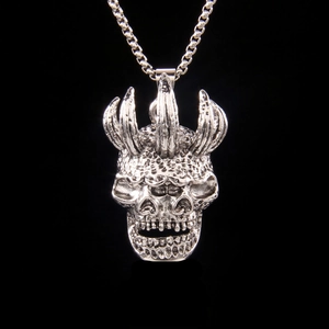 Collier Pendentif Crâne à Cornes Gothique Argent Rétro Chaîne en Acier Inoxydable Alliage Tête de Démon Hip Hop Punk Bijoux Unisexe