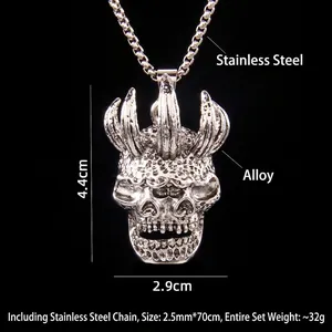 Pendentif crâne punk argenté avec cornes sur chaîne en acier inoxydable avec mesures