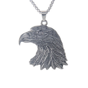 Pendentif tête d'aigle vintage en acier inoxydable avec détails de plumes pour hommes