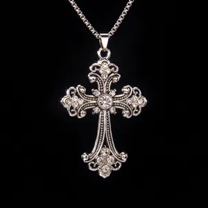Collana con Pendente a Croce Barocca Hip Hop Retrò Catena in Acciaio Inossidabile Lega Strass Gioielli Gotici Uomo Donna