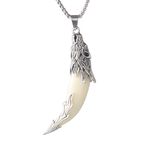 Pendentif dent de loup tribal vintage en acier inoxydable avec une chaîne à billes