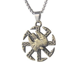 Collier symbole slave Kolovrat avec pendentif oiseau sur chaîne maille vénitienne