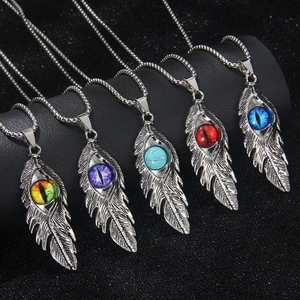 Collier Pendentif Plume Mauvais Œil Vintage Pour Hommes Femmes Gothique Hip Hop Alliage Acier Inoxydable Bijoux Cadeau