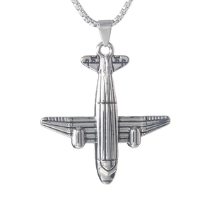 Colgante modelo de avión vintage en acero inoxidable con diseño detallado de aeronave