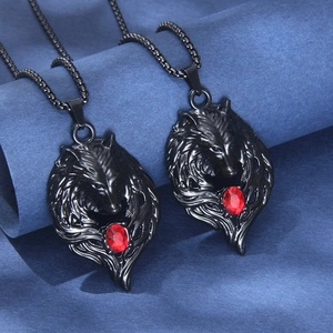 Punk Wolf Head Pendant Necklace For Men Women Stainless Steel Alloy Chain With Red Rhinestone Gothic Animal Jewelry Gift
