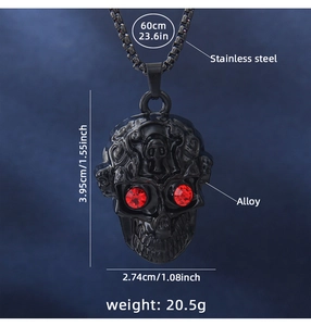 Spécifications détaillées de taille du collier crâne en acier avec yeux rouges