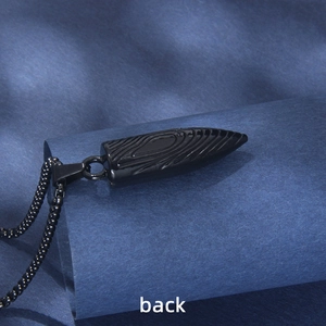 Collier pendentif balle en acier inoxydable noir avec gravure bois et chaîne à billes