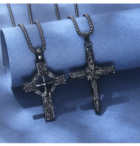 Détails de colliers croix celtique et croix sculptée en acier inoxydable noir pour hommes