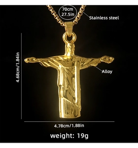 Dimensions détaillées du pendentif Christ doré avec chaîne en acier et matériau en alliage