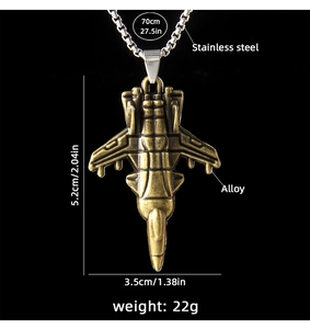 Détail de la chaîne inox 70cm et pendentif avion de chasse 5,2cm avec les dimensions