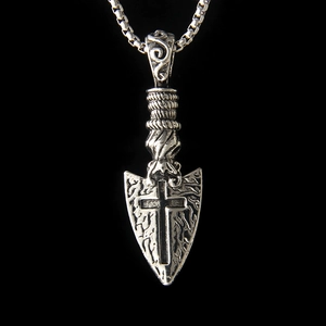Retro Halskette aus Edelstahl und Legierung mit gotischem Kreuz Pfeilkopf Anhänger für Herren und Damen Hip Hop Schmuck
