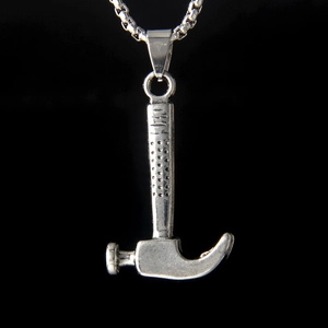 Collana con Pendente a Martello in Lega di Acciaio Inossidabile Gotico Stile Punk Industriale Gioielli con Catena Box Lunga