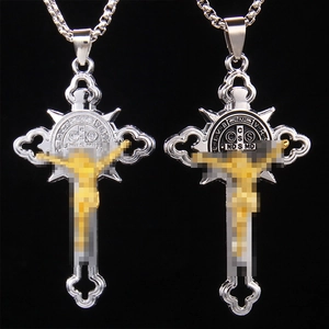 Collier Pendentif Croix en Acier Inoxydable Vintage Punk Hip Hop pour Hommes Médaille Saint Benoît Bijoux Religieux Gothique