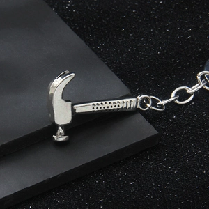 Porte-clés créatif en alliage d'argent en forme de marteau de menuisier pour accessoires