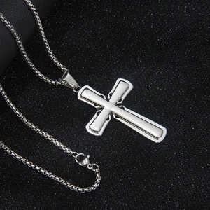 Minimalistische doppellagige Kreuz-Halskette aus Edelstahl mit eleganter Box-Kette