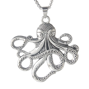 Collier pendentif poulpe gothique en acier inoxydable vintage avec tentacules détaillés
