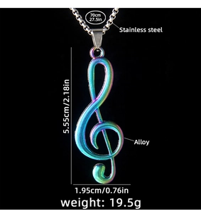 Vue détaillée du collier pendentif note de musique coloré avec dimensions et poids précis