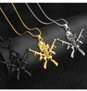 Détails des pendentifs tête de mort punk avec fusils croisés en or argent et noir poli