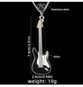 Detailansicht der schwarz-weißen E-Gitarre Halskette mit Maßangaben und Kette