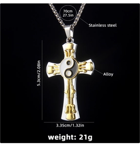Détail du pendentif croix hip-hop bicolore montrant les dimensions et les matériaux