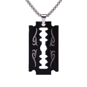 Collier lame de rasoir minimaliste en acier inoxydable avec gravure sur pendentif noir