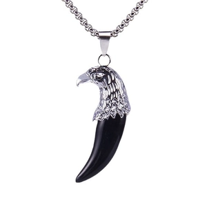 Collier rétro pour hommes avec pendentif tête d'aigle et dent de loup noire