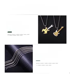 Détail de pendentifs guitare or et argent en acier inoxydable hypoallergénique