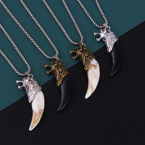 Vintage Stainless Steel Wolf Head Pendant Necklace Alloy Acrylic Wolf Fang Tooth Long Sweater Chain Jewelry For Men