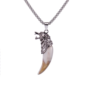 Men's gothic wolf head pendant necklace with synthetic fang on stainless steel chain