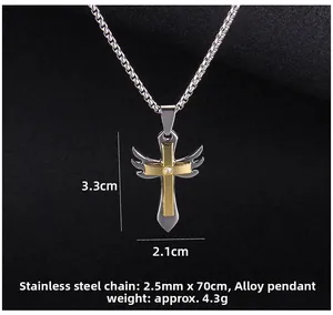 Détail du pendentif croix ailes d'ange avec dimensions et incrustation de cristal