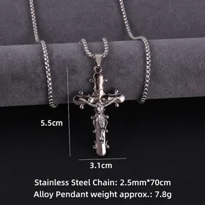 Collier vintage en acier inoxydable avec pendentif crucifix détaillé et chaîne box