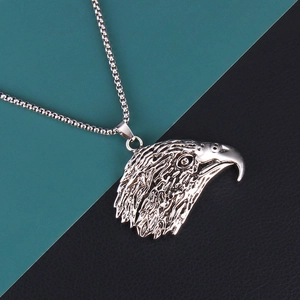 Collier Pendentif Tête d'Aigle Punk Rétro Chaîne Vénitienne en Acier Inoxydable pour Hommes Femmes Bijoux de Mode Animal Argent