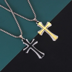 Collana con Ciondolo a Croce in Acciaio Inossidabile Retro Gotico Strass Intarsiato Lega Collana a Catena a Croce per Uomo Donna Gioielli
