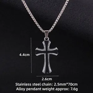 Collana a croce con smalto nero e cristalli su catena in acciaio inossidabile 70cm