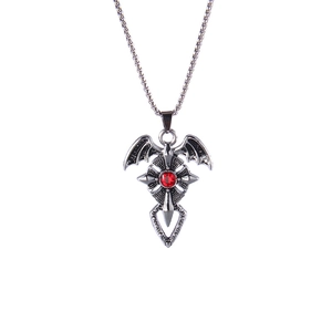 Collier pendentif croix chauve-souris gothique avec gemme rouge en acier inoxydable