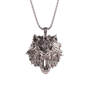 Gothic wolf head pendant necklace in silver finish with realistic engraved texture