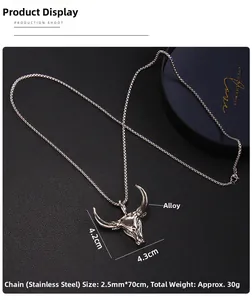 Détail du pendentif tête de taureau en alliage avec chaîne en acier inoxydable 2,5mm