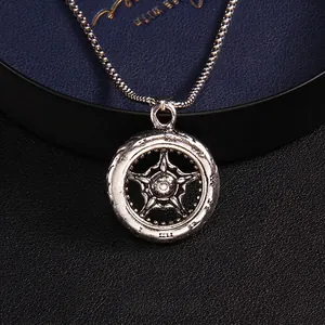 Collier hip-hop rétro à chiffres romains avec pendentif roue sur chaîne argentée